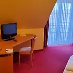 Hotel-cafe 3 Kronen 3*