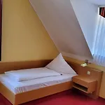 Hotel-cafe 3 Kronen 3*