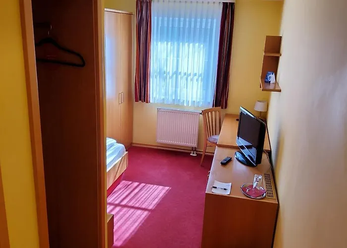 Bed & Breakfast Hotel-cafe 3 Kronen Burglengenfeld