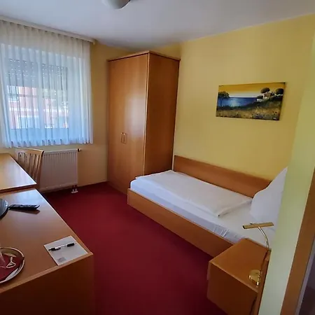 Hotel-cafe 3 Kronen 3* Бургленгенфельд