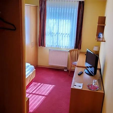 住宿加早餐酒店 Hotel-cafe 3 Kronen 布尔格伦根费尔德