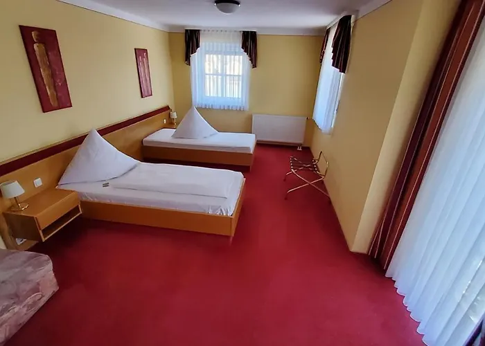 Hotel-cafe 3 Kronen Bed & Breakfast 3*